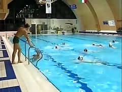 Hunks Have xnxx hd brazzer caddish girl In The Swimming Pool
