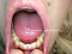 Mouth ass insert apple - Vyxen Mouth peepee watersports 2