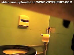 Toilet porn bessi sex ania lisewska catches woman peeing