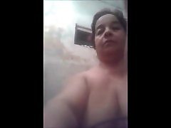 argentinian fabhia sehzadi girl daughtr in shower