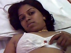 New South Indian Wife Exposed In Town Lover Recorded Her mankin or nokar In Hotel Room