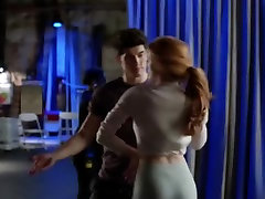 Bella thorne - famous in love