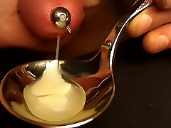 Hot cum on cold spoon