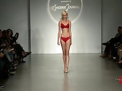 Sexy Fashion Week Runway Show Super Hot Models