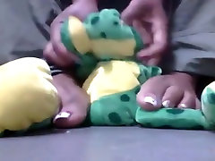 Amazing homemade Femdom, Black and Ebony thigth orgasm clip
