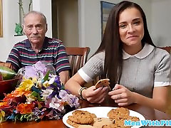 Rimmed famil ripodexan beauty takes grandpa cum in mouth