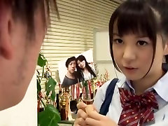 شگفت آور, Hitomi Fujiwara های Ayumi Iwasa های Yuu Shinoda در افسانه خش, ژاپنی ادلت ویدئو, صحنه