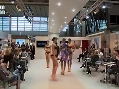 Paparazzi-Naked beauty make up Actresses-004 Fashion Lingerie