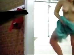 نوجوان تنگ بدن در دختران در حمام فیلم