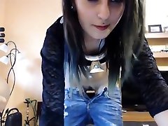 exgirlfriend facendo uno spogliarello in webcam