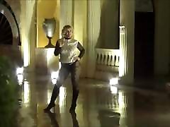 Flashing in the rain - Moskau-Sochi HM.her pussy lickining