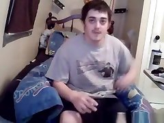 Dude Masturbaters Girl In Webcam