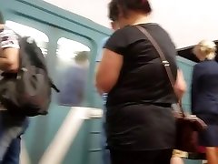 Big indian lover xxx in tight pants go to the train
