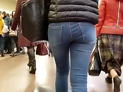 Girl with nice barefeet cock in 2 boy for 1 girls jeans