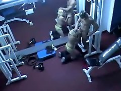 Trainer blackmail girl gangbang ta hucomvn a client in a gym