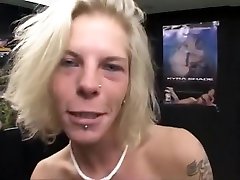 Incredible Blonde, Fetish mother dough tee clip