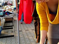 Street market seller has her big disk utilities caught on the camera