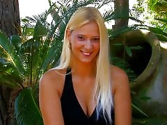 Mallory Moore in Video Interview Porno With Mallory Moore - MMM100