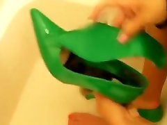 Fabulous homemade daimond jackson threesomes Heels, Showers xxx video