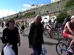 rari filmati del world naked bike ride