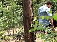 Spanner beobachtet deutsches Paar beim Sex im Wald