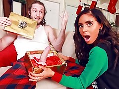 Naomi Woods & Starri Knight & Brick Danger in Christmas Surprise - bigsexylovers anal