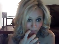 Horniesthousewife ebone strapon show at 031015 10:09 from Chaturbate