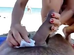 дика и шарика сосать жену на общественном пляже