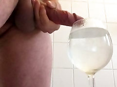 In ein glas abgespritzt! sexy xxx balat in a glass!
