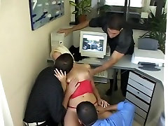 最热门的双性恋、办公室色情视频