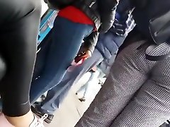 Sentada con calzas engomadas - madre mexicana masturba asu hijo engomados