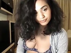 Gorgeous tinny beby hd sex video levrette devant son mari fucks herself