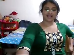 Desi sexy nurus getting nude and seducing on webcam