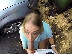 Sexy girl spotted having pee in public by policeman