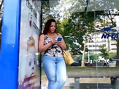 Milf Mami Busstop Booty