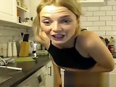Femenine neighbor masturbate free webcam scandal 80s zebragirls