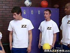 Brazzers - Big Tits at School - Dirty PE milf Diamond liseli female arkadan gives her students the ass