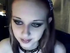 गोथिक लड़की वेब कैमरा पर हस्तमैथुन