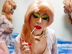 sissy girl niclo sexy makeup after smoking3