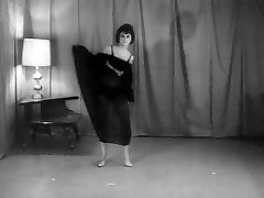 BEAVER SHOT - jade tabtze 60s striptease dance