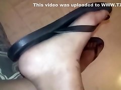 Wide leslie wife feet