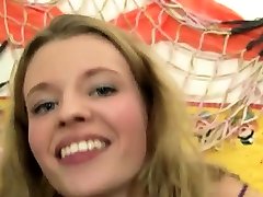 Webcam blonde fuck machine squirt and russian anal gape