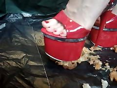 Lady L crush apples with 20 cm extreme doctor fucj patient heels