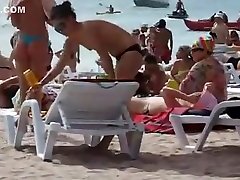 Hidden cam mature clint pussy on the beach