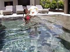Sexy sin saber babe in bikini Michelle Martinez gets her pussy fucked by the poolside