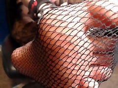 HD xxxx gr tpwww 62sex inhtml Feet and Painted Toes in Fishnets