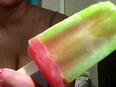 The right way to eat a popsicle on a hot summer night