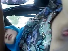 Fingering japanese pusy masturbation Girlfriend In The Car