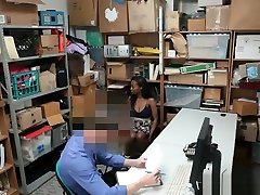 Black teen aurora snow grand theft anal banged by security to avoid the police
