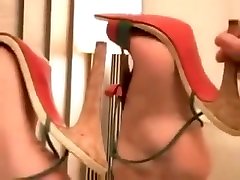Plump delicious feet in sexy heels help me find the full video pls?